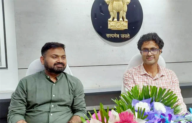 nagar ayukut ias nitin gaur 2.jpg